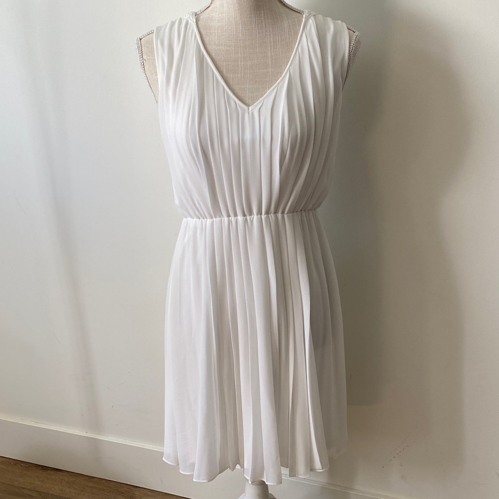 Jessica Simpson Elegant all White pleated Sleeveless Dress small reversible 2